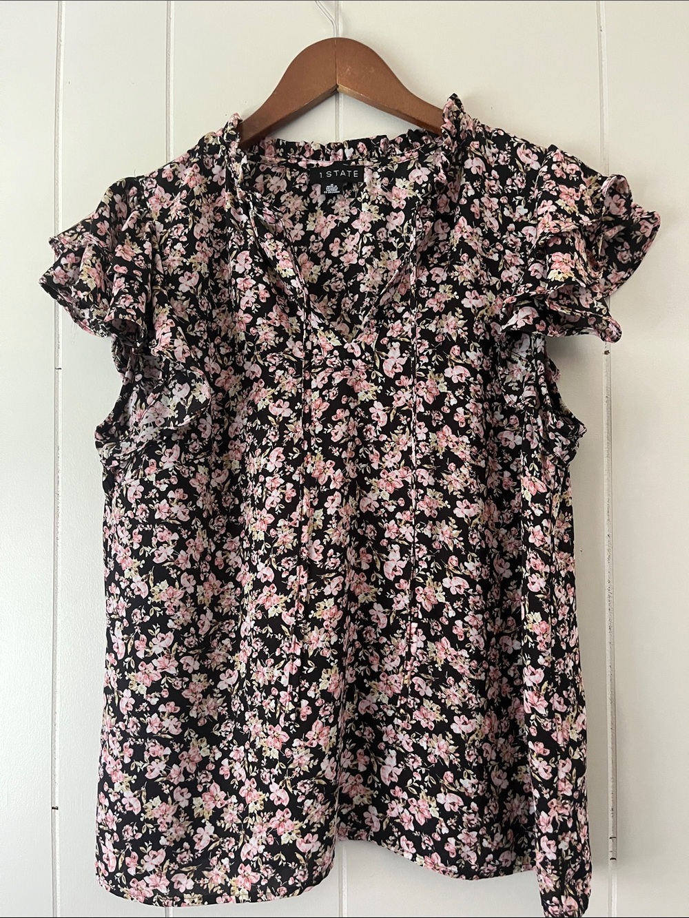 STATE Black Floral Ruffle Sleeve Blouse